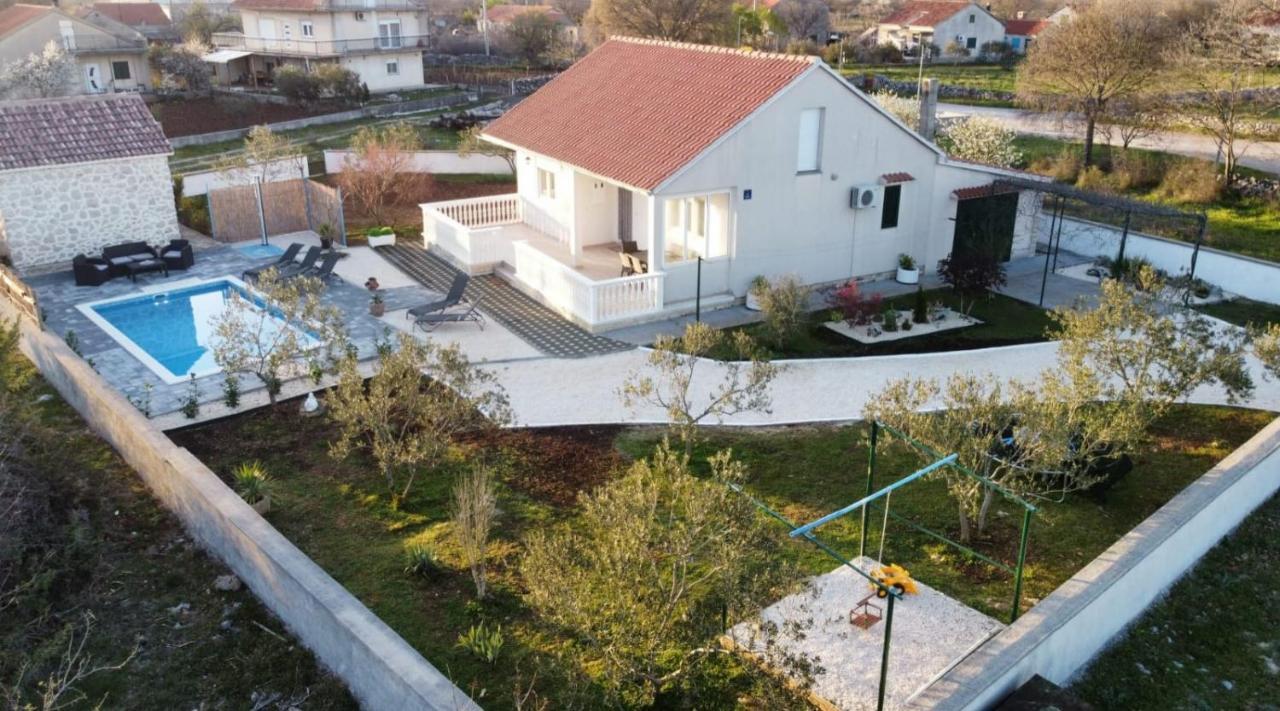הוילה Gulin Mediterranean Olive Waterfallskrka-Croatia מראה חיצוני תמונה